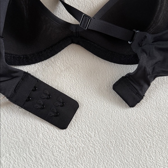 NWT Skims weightless scoop bra - onyx - Picture 7 of 8